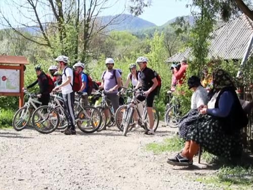 Turisti pe bicicleta